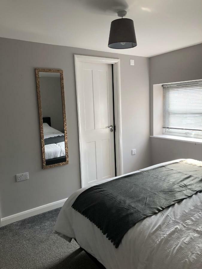 Apartment No 4 New